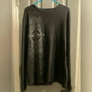 Mens long sleeve black thermal shirt with cross in grays. EUC Y2K size XLT